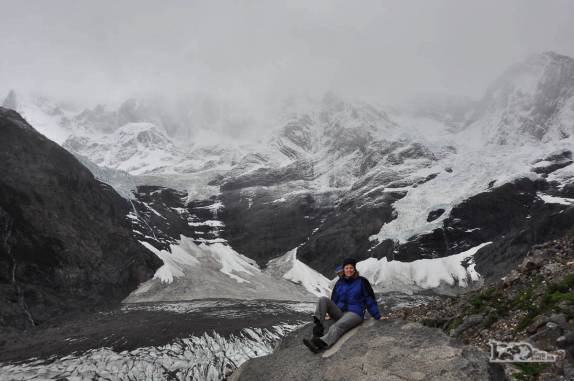 Uma enorme geleira e muita neve compõe o cenário glacial do Valle del Frances, no parque nacional Torres del Paine, no sul do Chile